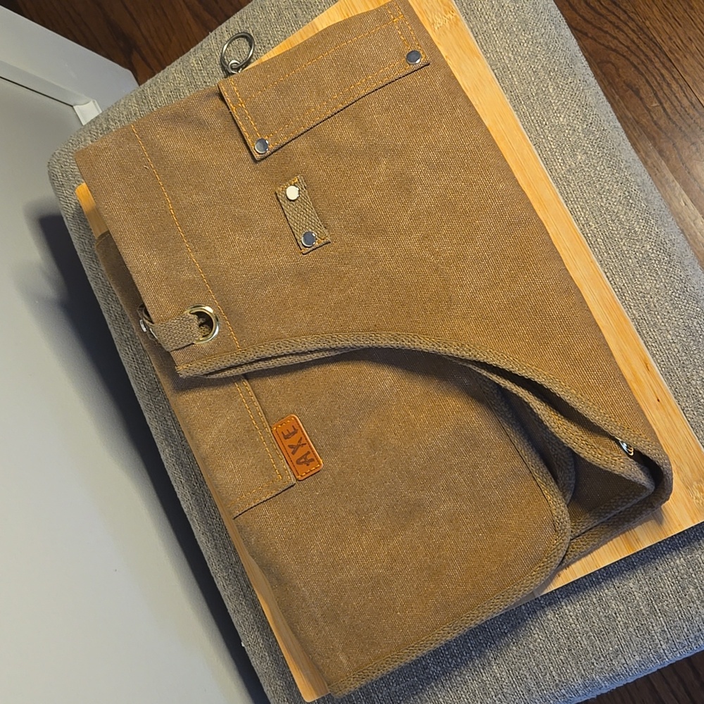 AXE Heavy Duty Coated Canvas Multi Pocketed Work/Crafting Apron